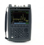 N9914A FieldFox 手持式射频组合分析仪，6.5 GHz