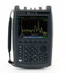 N9935A FieldFox 手持式微波频谱分析仪，9 GHz