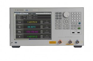 E4982A LCR 表，1 MHz ～ 3 GHz